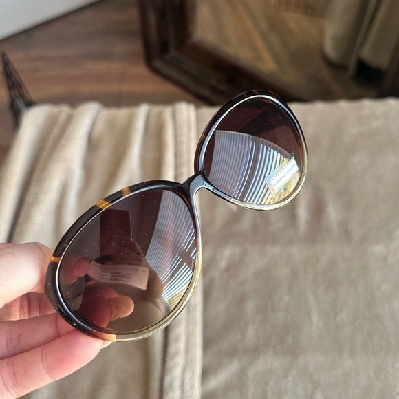 Adrienne vittani tortoise sunglasses new with tags - Picture 6 of 7